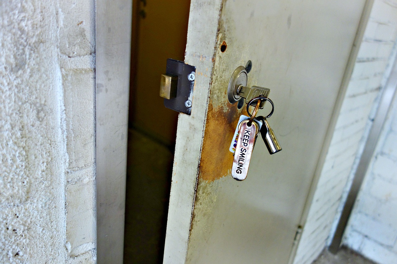 ¿Puede un cerrajero reparar una llave rota?